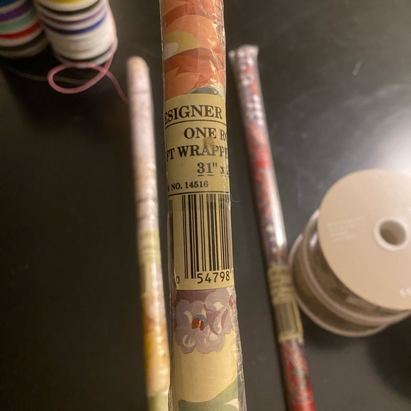 vintage wrapping paper rolls from estate sale. Set of 3. New without tags. - Picture 10 of 12
